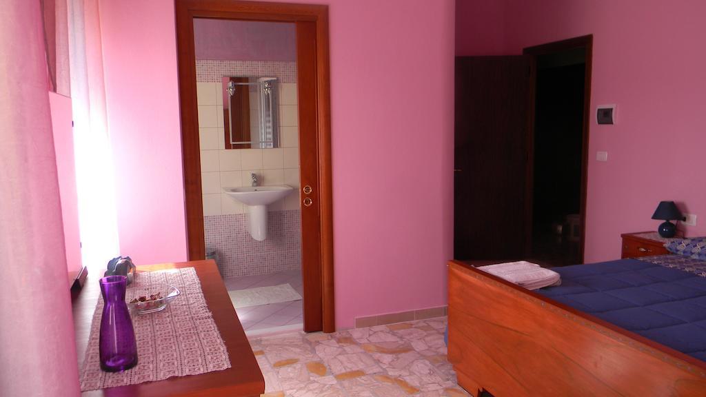 B&B Antoclo Di Concas Angela Margherita Villacidro Habitación foto