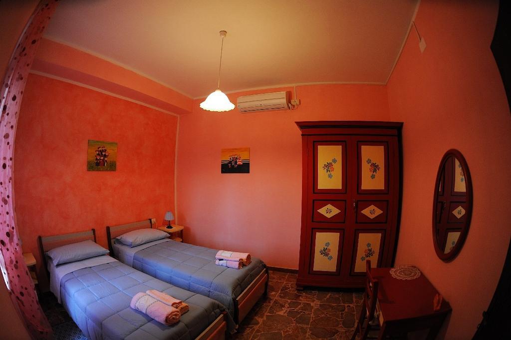 B&B Antoclo Di Concas Angela Margherita Villacidro Habitación foto